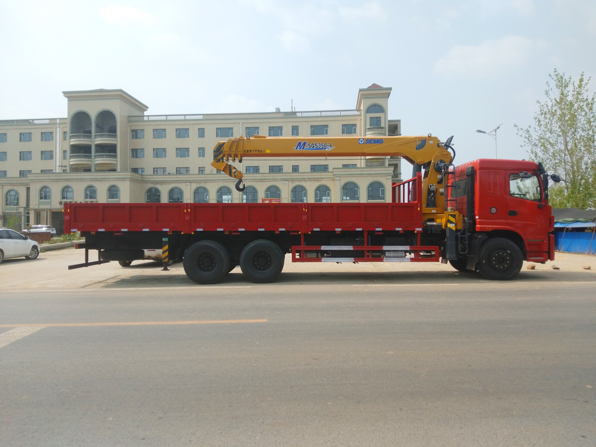 國六三環(huán)T280昊龍駕駛室后雙橋上裝徐工14噸直臂式吊機隨車吊